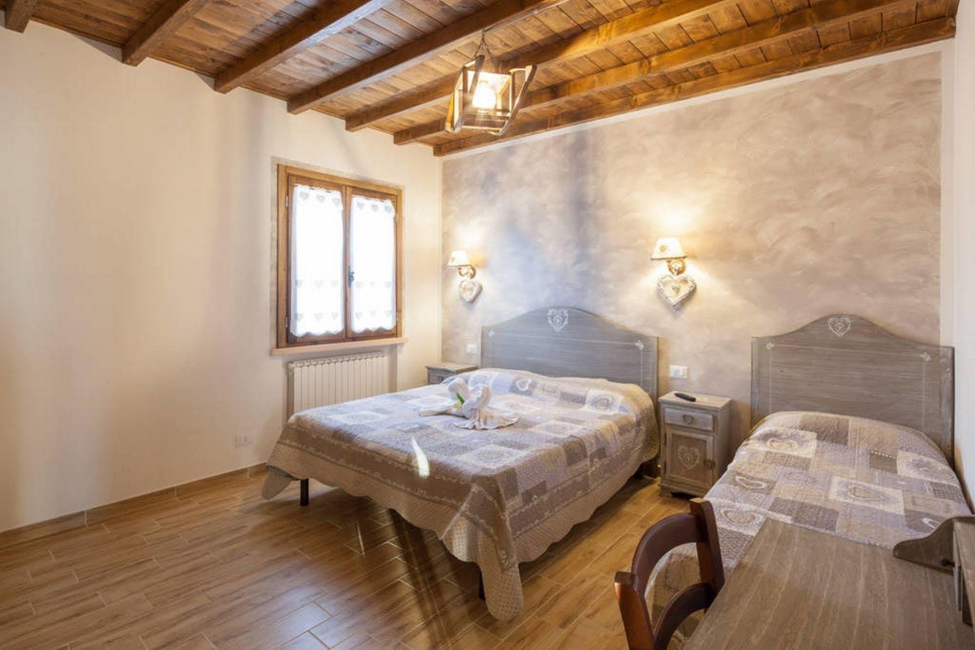 Bed and Breakfast La Casa Delle Rondini Roncoferraro Esterno foto