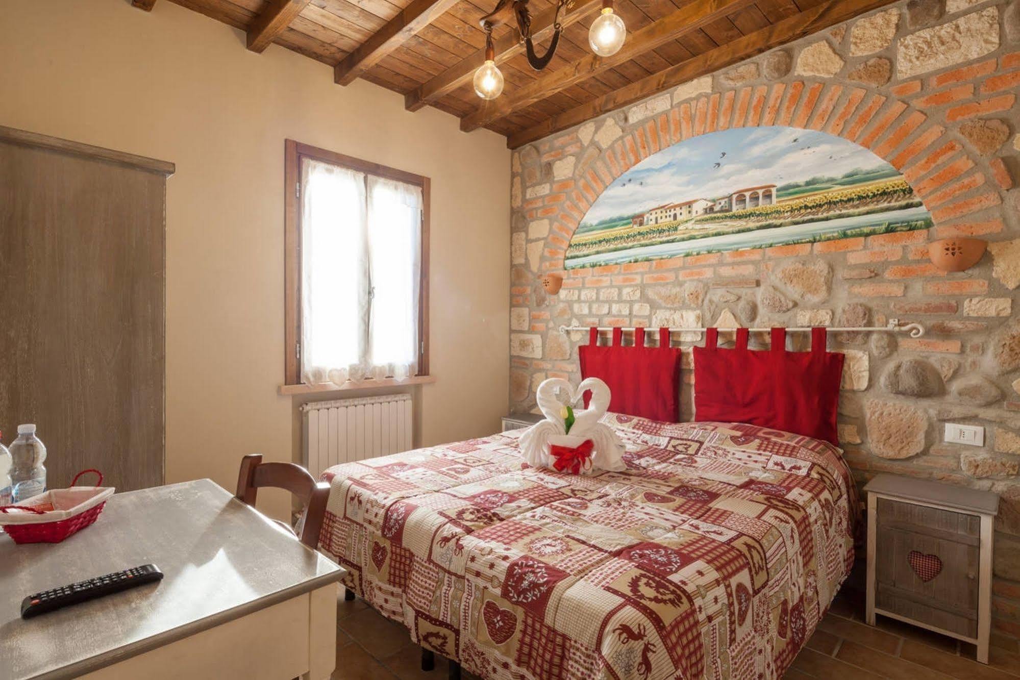Bed and Breakfast La Casa Delle Rondini Roncoferraro Esterno foto