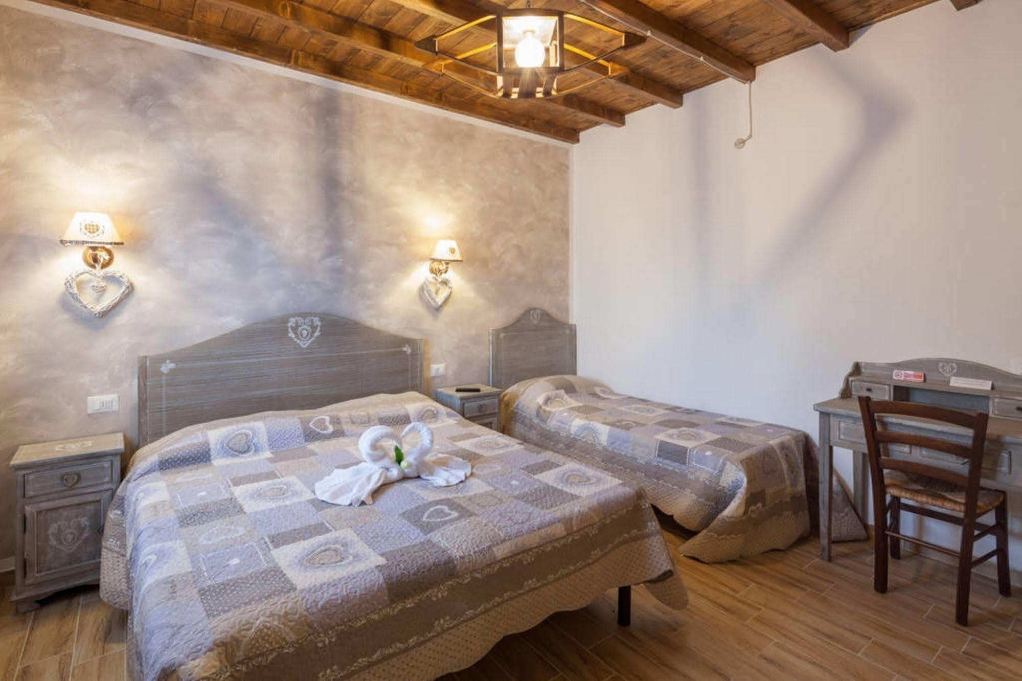 Bed and Breakfast La Casa Delle Rondini Roncoferraro Esterno foto