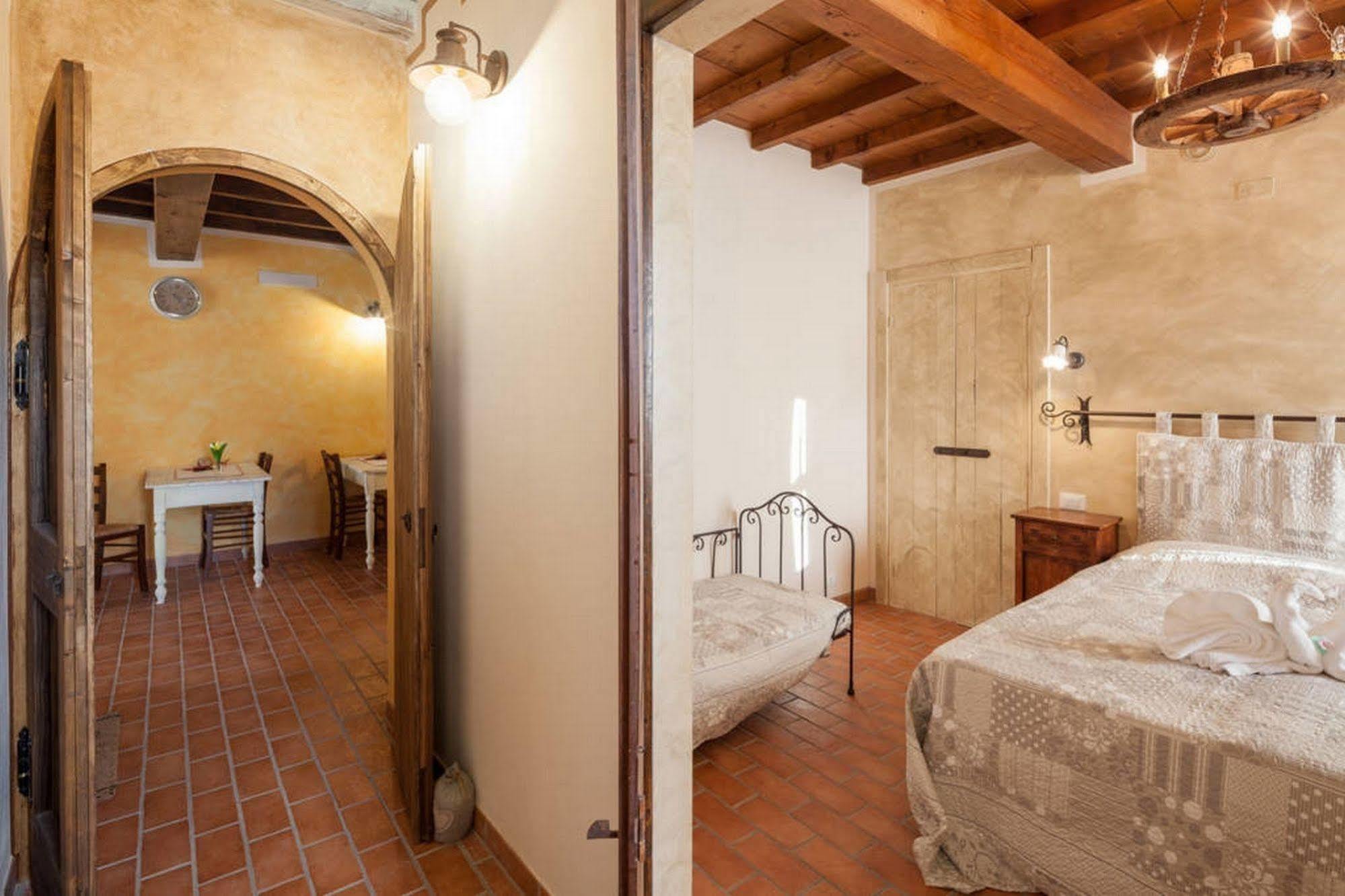 Bed and Breakfast La Casa Delle Rondini Roncoferraro Esterno foto