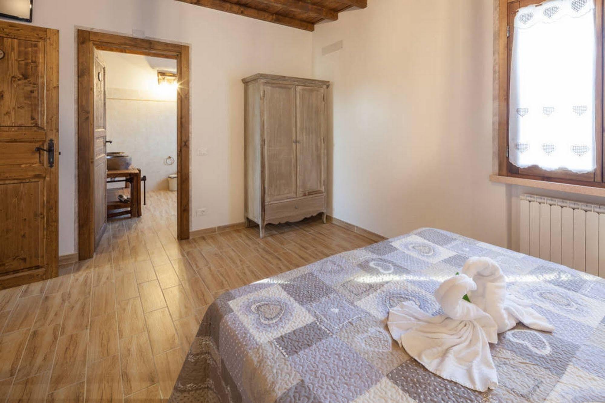 Bed and Breakfast La Casa Delle Rondini Roncoferraro Esterno foto