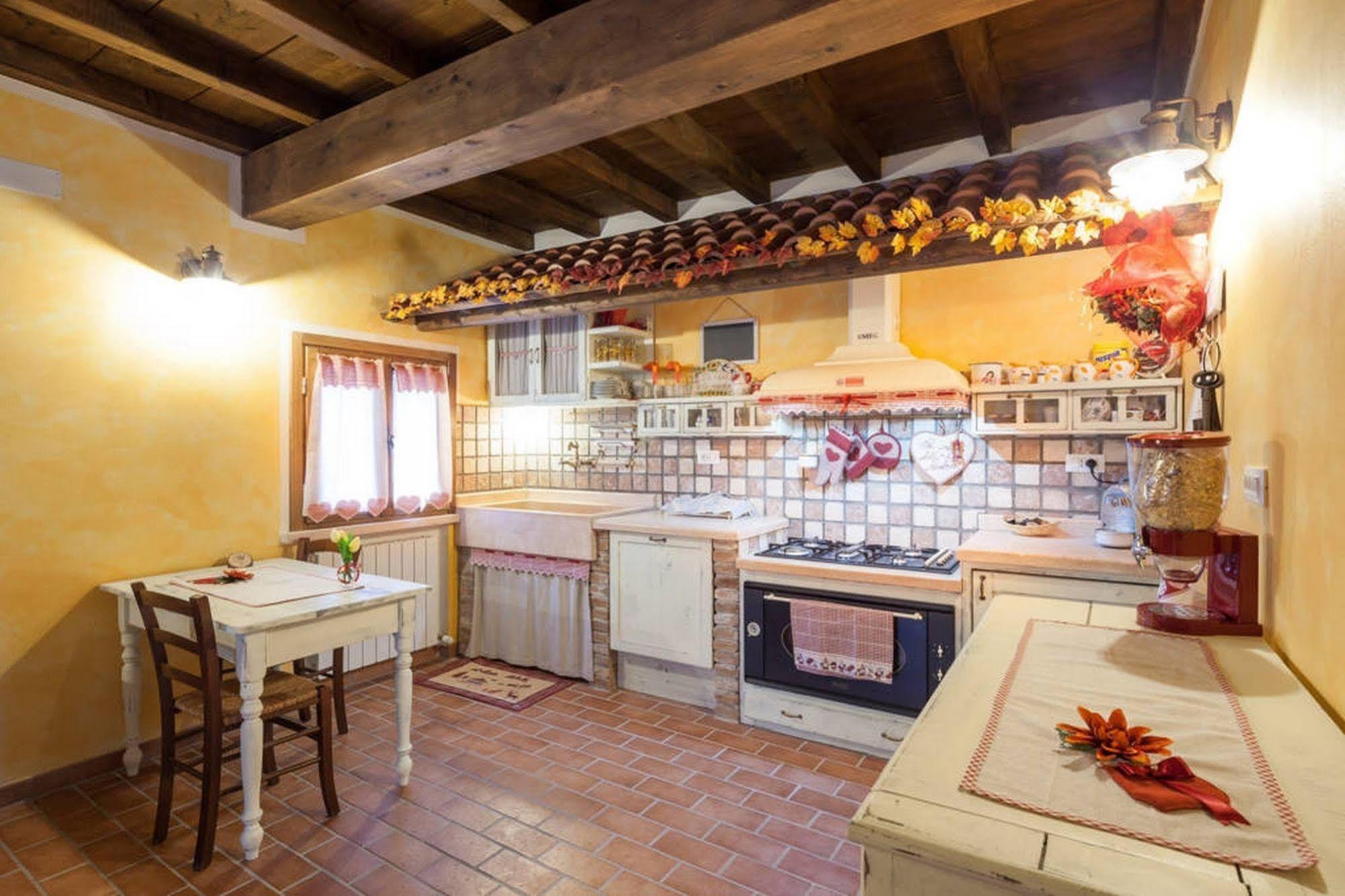 Bed and Breakfast La Casa Delle Rondini Roncoferraro Esterno foto